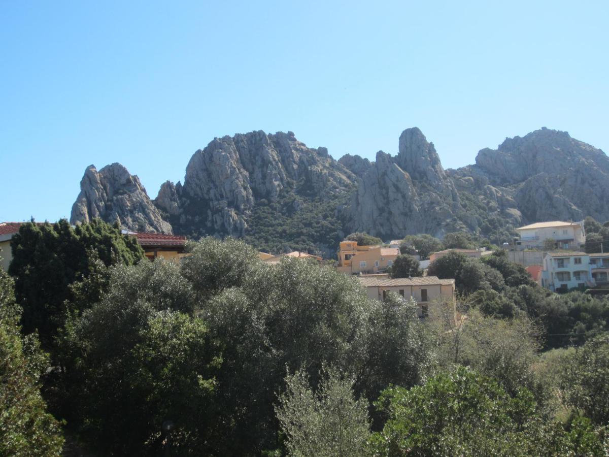 Monolocale San Pantaleo Appartement Buitenkant foto